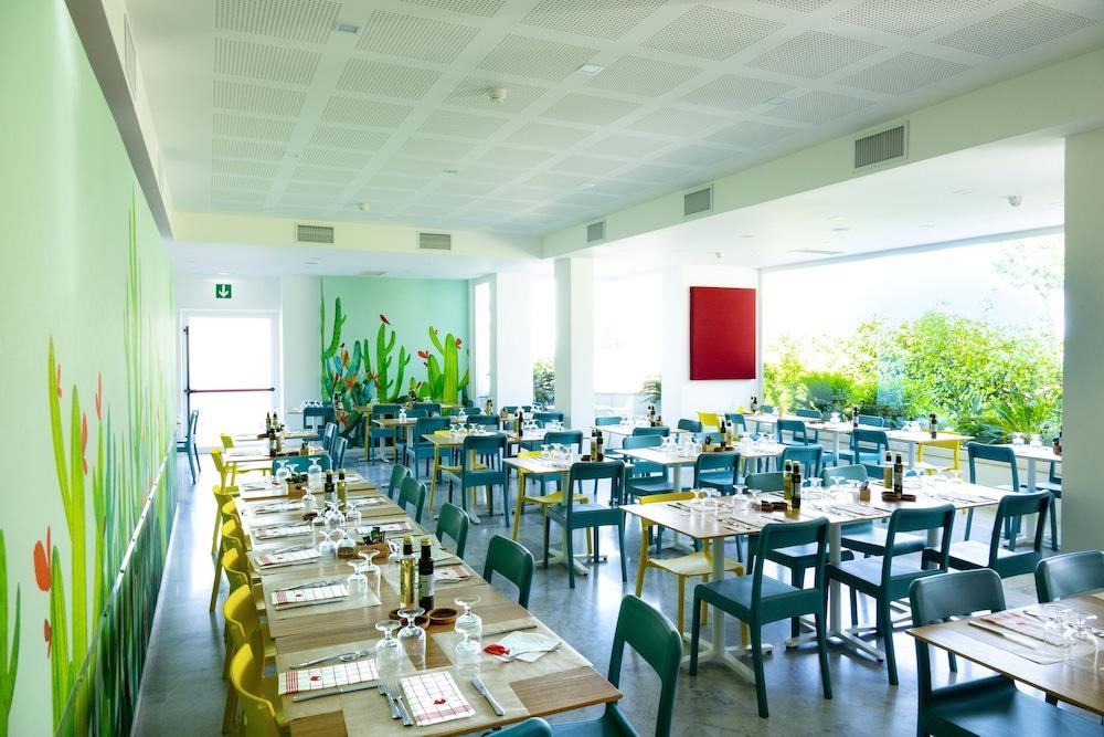 Hotel Esperia 알바아드리안티카 외부 사진