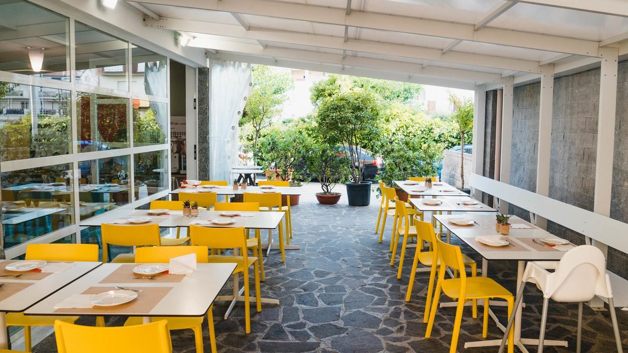 Hotel Esperia 알바아드리안티카 외부 사진