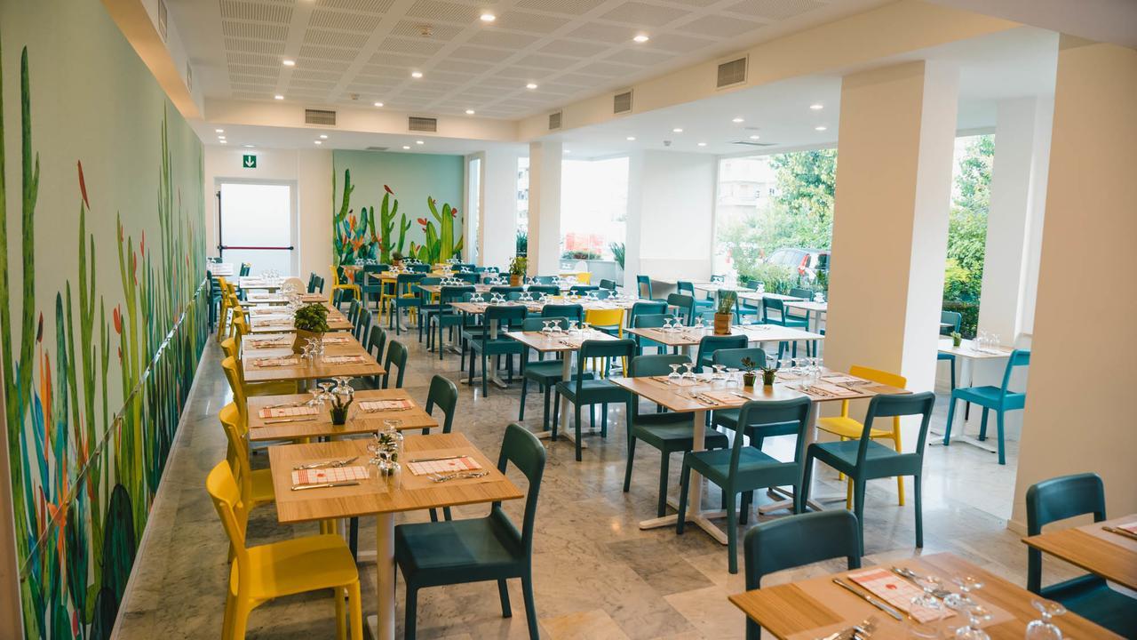 Hotel Esperia 알바아드리안티카 외부 사진